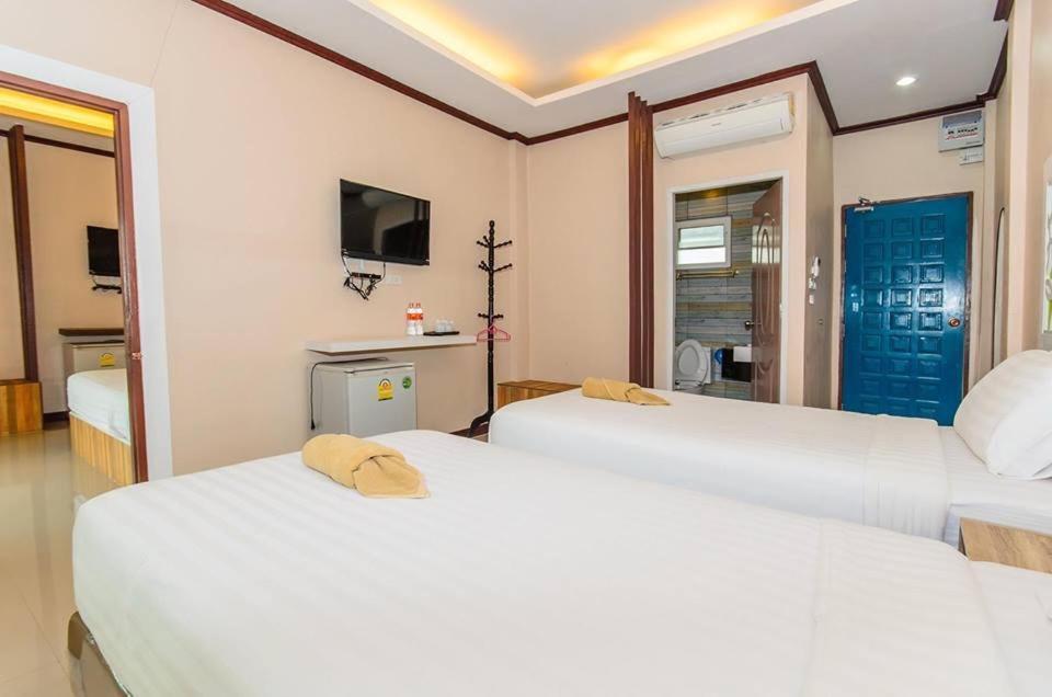 The Harbor Front เกาะล้าน Hotel Exterior photo