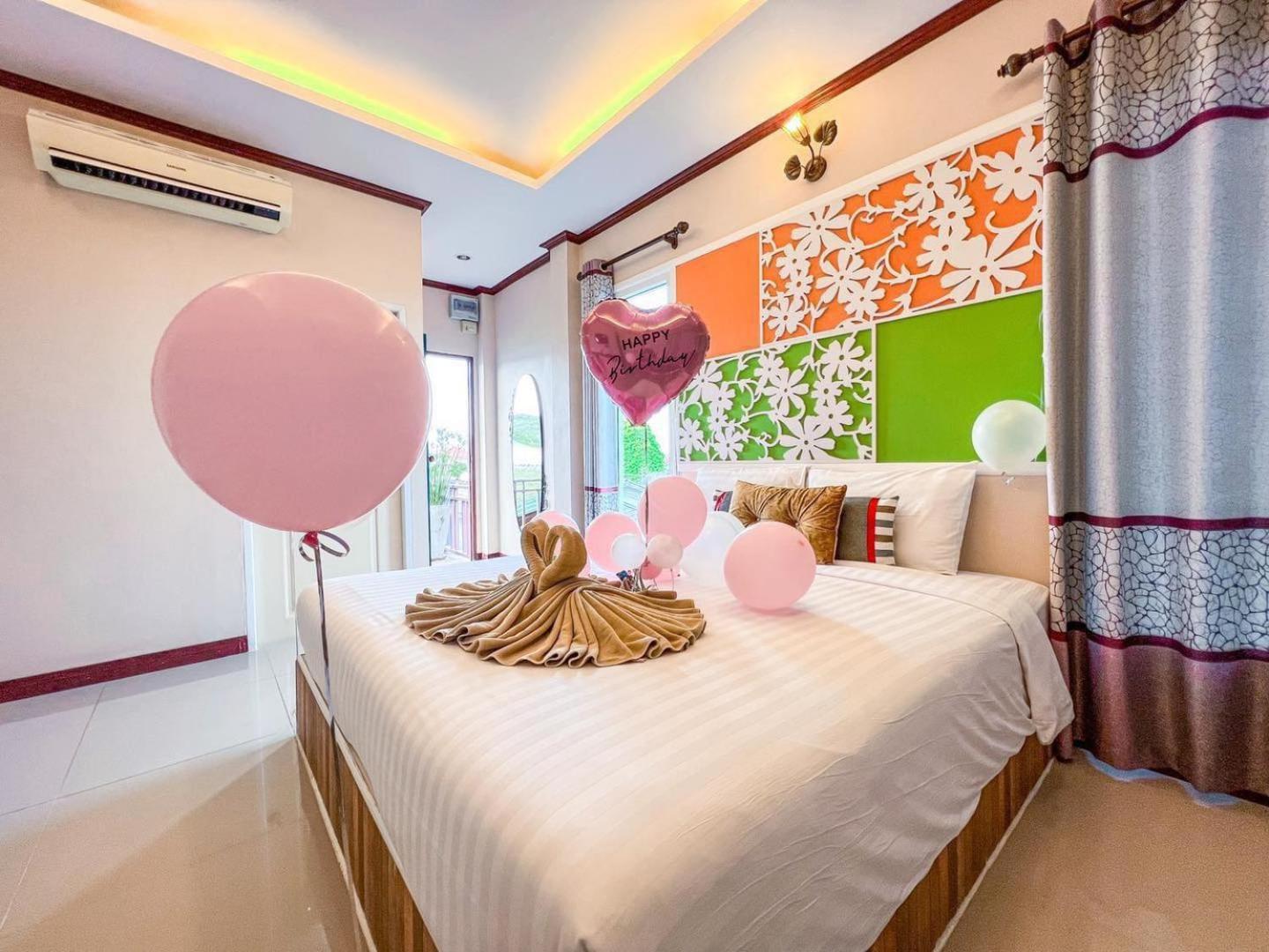 The Harbor Front เกาะล้าน Hotel Exterior photo