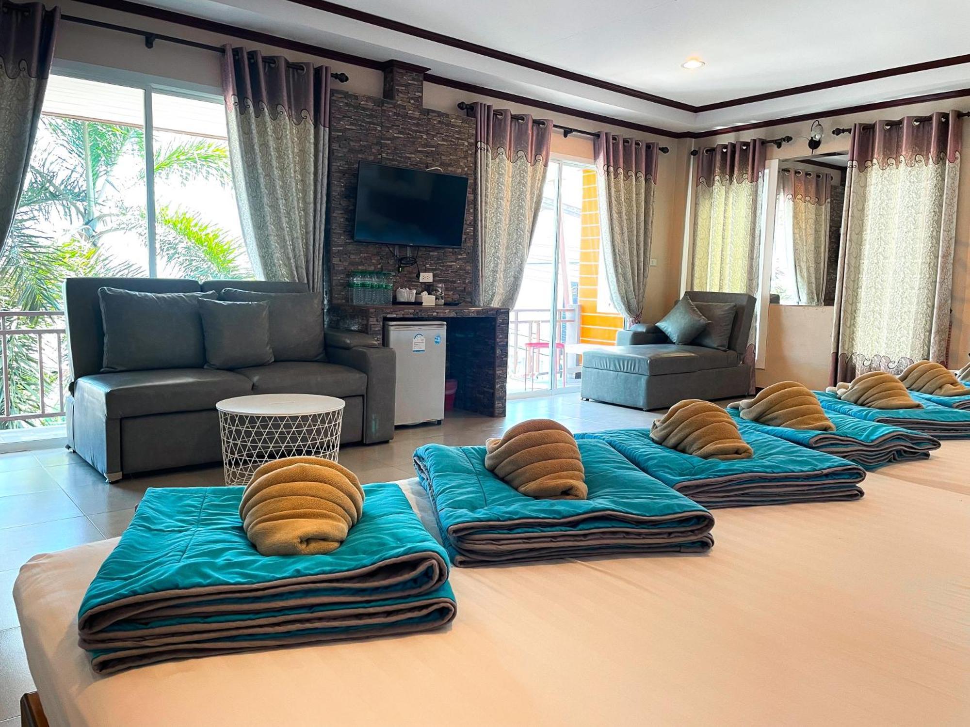 The Harbor Front เกาะล้าน Hotel Exterior photo
